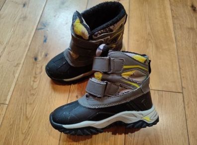 Size 8 (26) winter boots