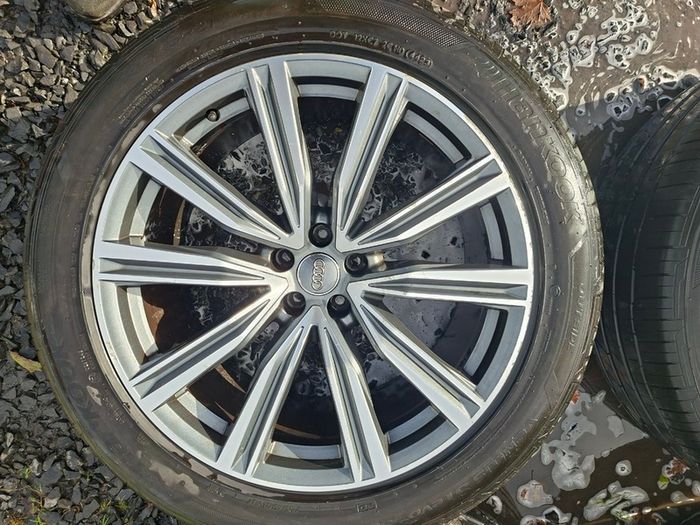 21" Genuine Audi Q8 S Line Alloys with tyres