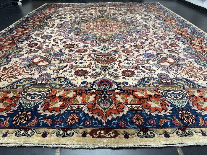 P.ersian Kasmir Rug (KaSig) ( 3.90 x 3.05cm)
