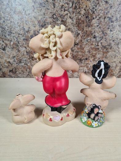 Piggins by David Corbidge figurines statues Piggin lovely - dressed to kill - drunk as a skunk vintage 1999 2002