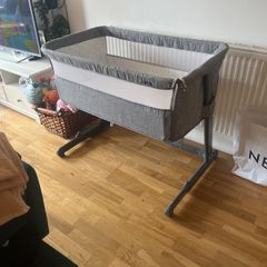 Next to me co sleeper Babylo brand