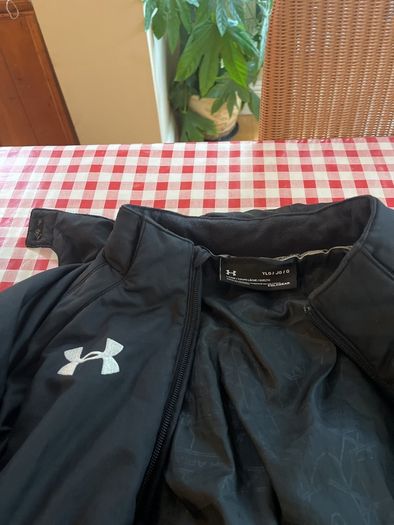 Under Armour jacket size Youth L