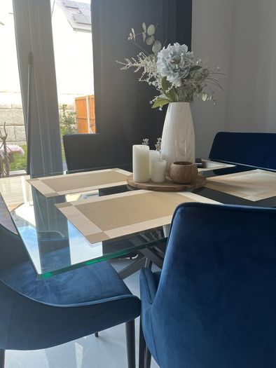 Dining Table & 4 Chairs