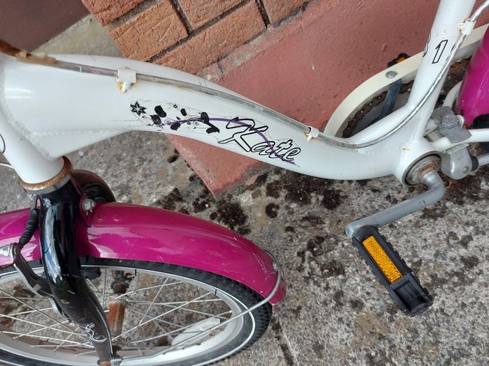 Girls Bike (Kate), 20 Wheels, in Excellent condition