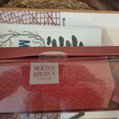 Molten Brown Fiery Pink pepper Cracker Gift