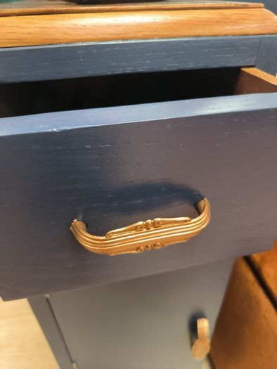 Dressing table