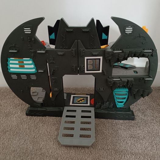 Batman Imaginext batcave