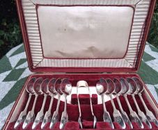 12 X John Round Fiddle Pattern Sterling Silver Teaspoons Plus Tongs (275 grams)