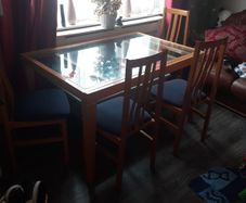 table and chairs