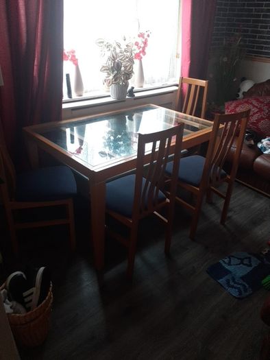 table and chairs