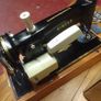Singer Sewing Machine Image 9