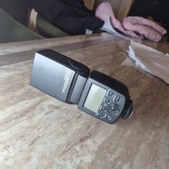 YongNuo 568