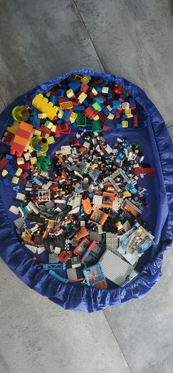 Mixed Bricks (LEGO & Mega Bloks)