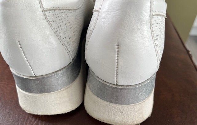 Ladies PITILLOS Winter white / cream wedged SOFT LEATHER Shoes boots Size 39 Uk 6. High Quality.  In really super condition