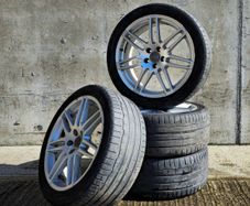 Genuine Audi Le Mans RS4 19" Alloys & Tyres
