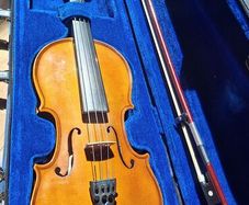 Stentor Student I 4/4 Violin with Bow & Hard Case