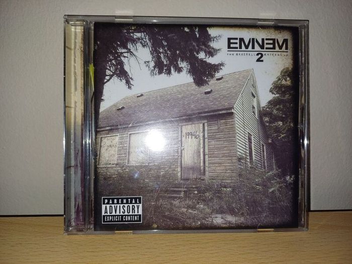 Eminem 2 like new