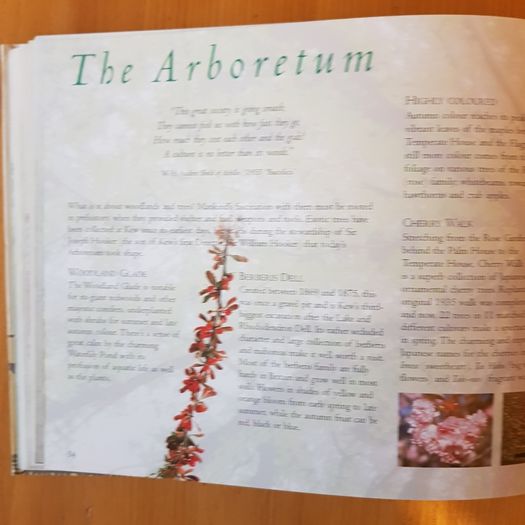 Kew Royal Botanic Kew Gardens Souvenir Guide.