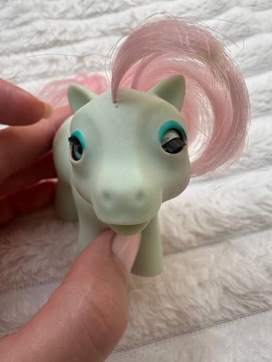My Little Pony Baby Cuddles G1 1986 Beddy Bye Eye MLP Dirty approx. 7.5 cm. Used sometimes left eye opens only to the middle Please see photos