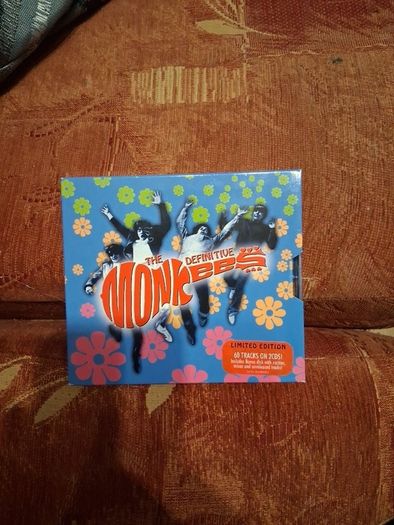 cd the Definitive monkees Limited edition 60 tracks on 2 cds