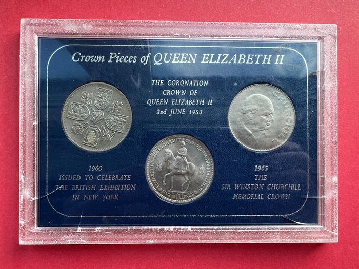 Great Britain  Three Crown  Coins Of Queen Elizabeth 11 ( Uncirculated )
