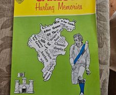 Carlow Hurling Memories. Inne Agus Innui. Vintage 1970s Lare Volum First Edition Paperback In Good Condition.  See Photos For Same.