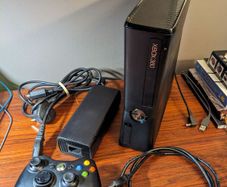 Xbox 360 S console 250GB