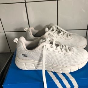 Ladies sketchers trainers size 5