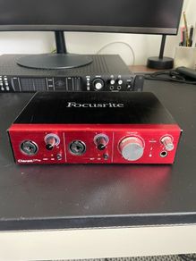 Focusrite Clarett 2Pre audio interface & Flyht case