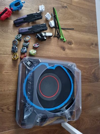 beyblade x double xtreme motorised stadium