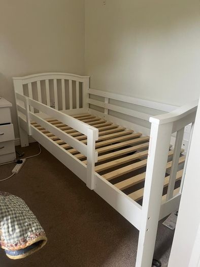 Solid wood White Single Bed FRAME (mattress size 90x190cm)