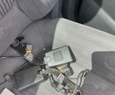 Peugeot 5008 middle seat belt receivers