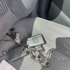 Peugeot 5008 middle seat belt receivers