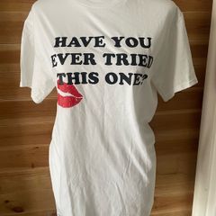 Have you ever tired this one t shirt pop merchandise inspired by song Juno by Sabrina Carpenter size S new