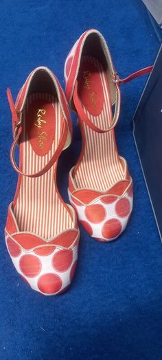 Ladies shoes