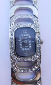 GUCCI Womens Quartz Dress Watch Crystal Encrusted Face And Strap