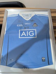 Framed and signed Dublin GAA jersey JIM Galvin and key players