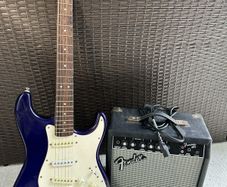 Squire by Fendor Electric Guitar Bundle