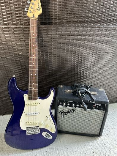 Squire by Fendor Electric Guitar Bundle