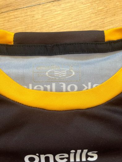 Rare O'Neills Kilkenny Black Celtic Challenge GAA jersey, Size Small (player fit)
