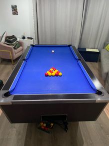 Pool table