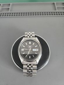 Seiko 5 SNXS79 with Grey Sunburst Dial