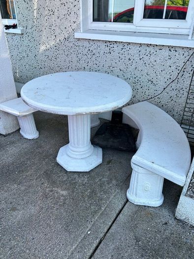 Cast cement table & 3 seats