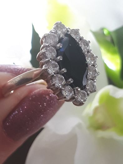 Vintage Gold Sapphire Cluster Ring