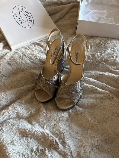 Steve Madden Silver heels size 41