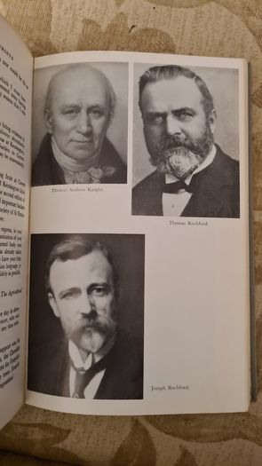 The Early Horticulturists. By Ronald Webber. Printed By David & Charles Newton Abbot. Vintage 1968 Hardback In Good Condition.
