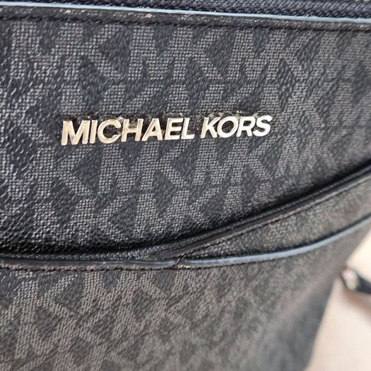 Michael kors crossbody (new with tags)
