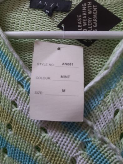new jumper tag attached