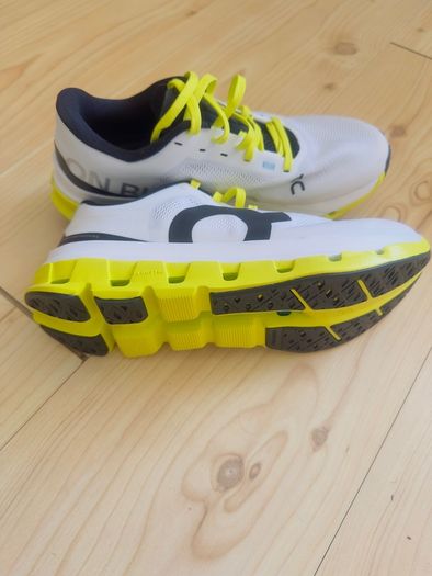 Women's Running Shoes On Running On Cloudflow 5