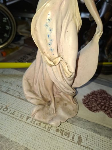 Beautiful Old Figurine distinctive Art Nouveau style of Italian sculptor, depicting an elegant woman in a flowing pastel gown holding a floral arrangement, Postage Available or Collection